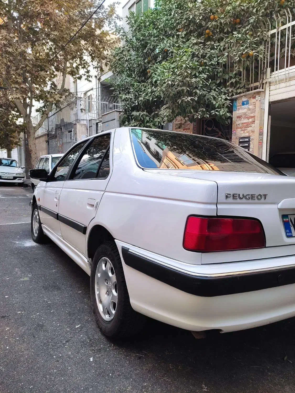 پژو پارس مدل ۹۸ سفید|خودرو سواری و وانت|تهران, هاشمآباد|دیوار