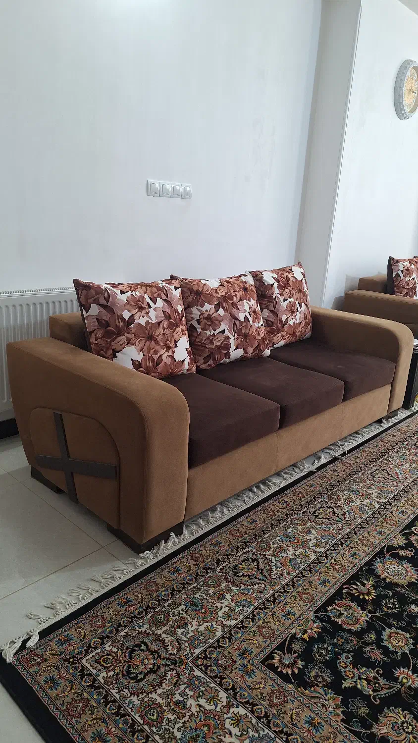 مبل 7نفره|مبلمان خانگی و میز عسلی|صدرا-فارس, فاز ۲|دیوار