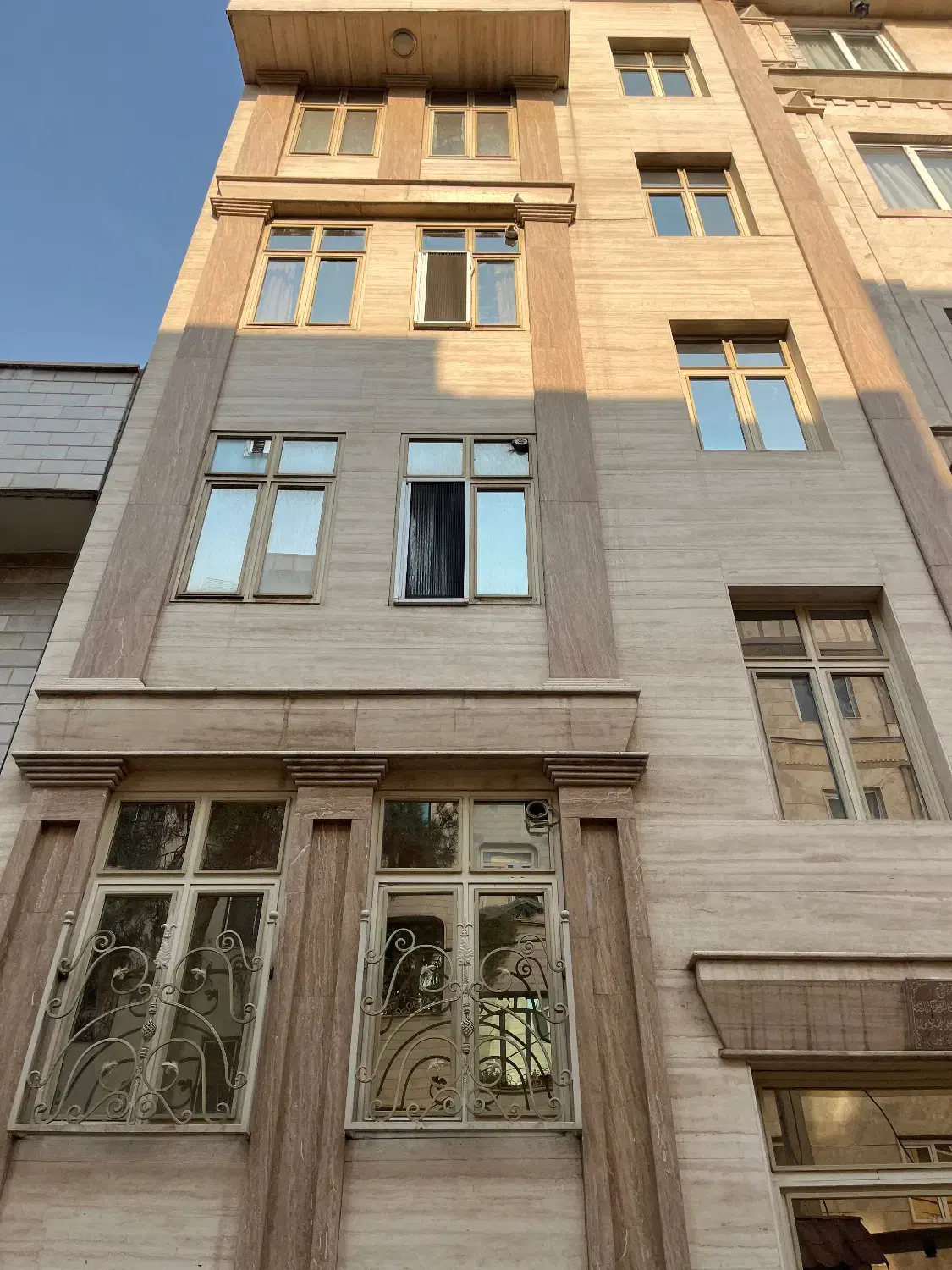 ۷۵ متر/حیلط خلوت/پارکینگ/پیروزی خ زینتی افخم