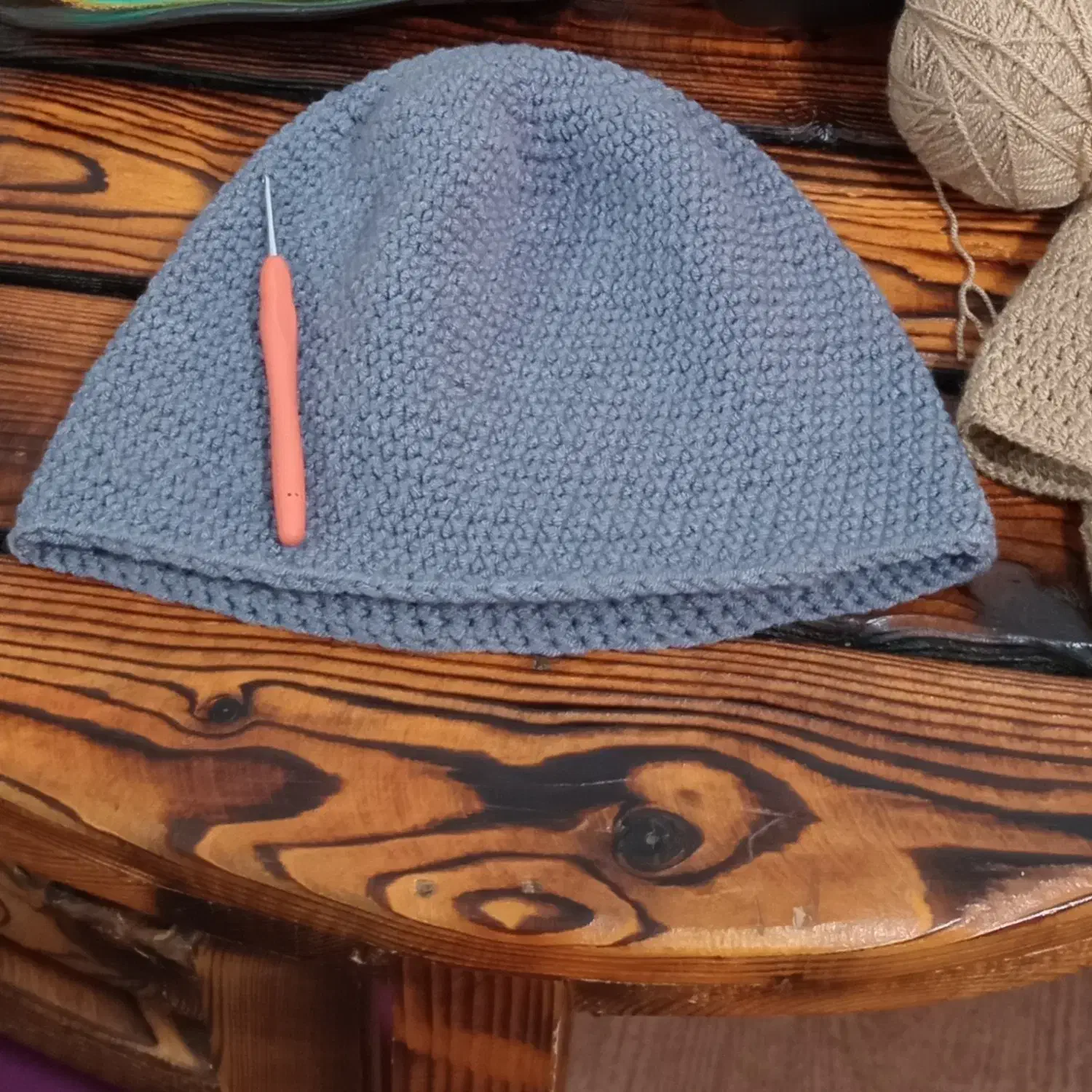 کلاه لئونی و فرانسوی|لباس|ساری, |دیوار