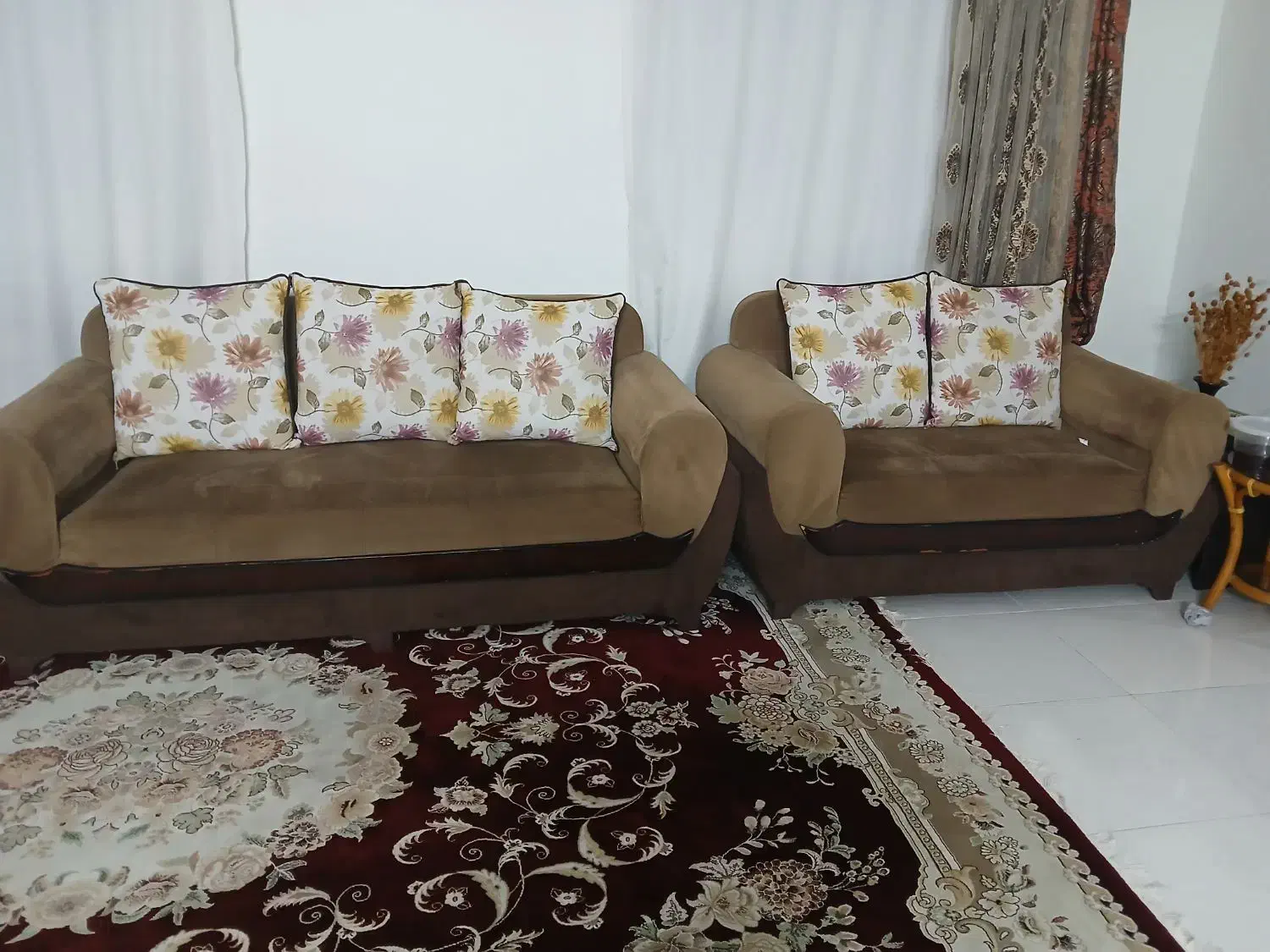 مبل هفت نفره و دو عدد فرش 12متری|مبلمان خانگی و میز عسلی|گرگان, |دیوار