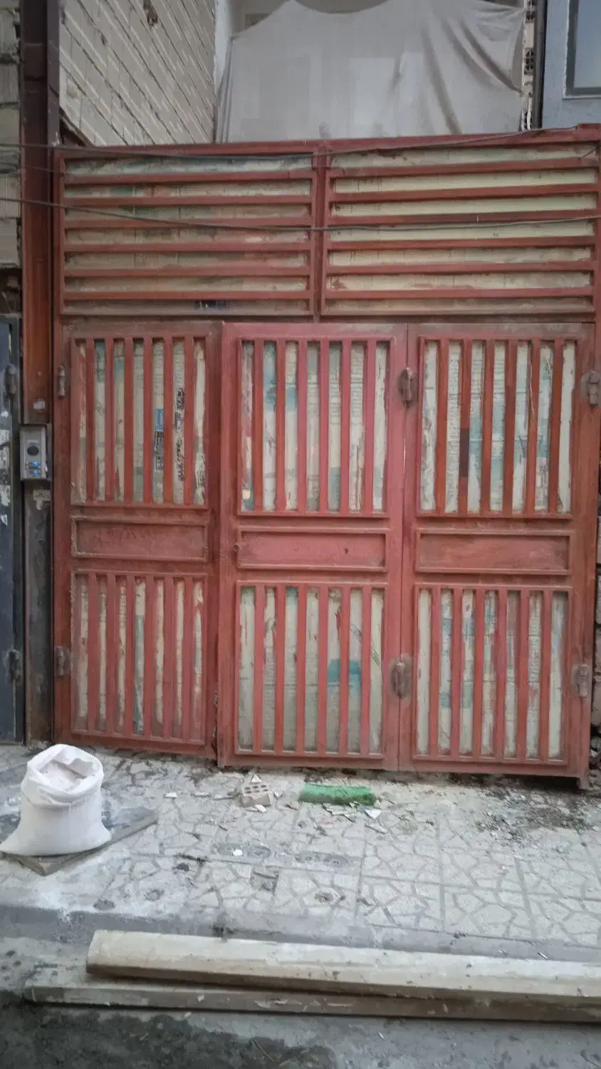 درب حیاط پارکینگ آهنی سنگین 250تا 300کیلو|مصالح و تجهیزات ساختمان|مشهد, سپاد|دیوار