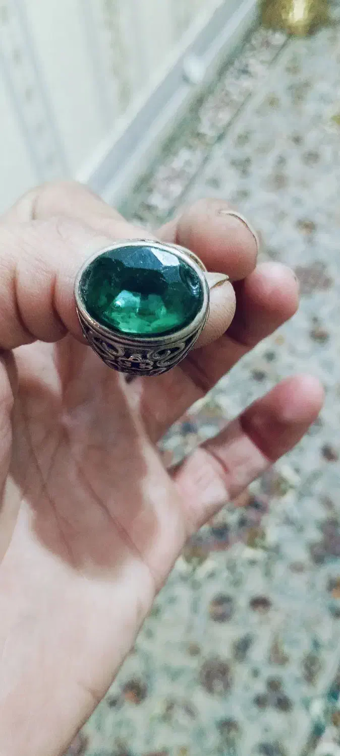 زمرد برزیلی|کلکسیون اشیاء عتیقه|زنجان, |دیوار