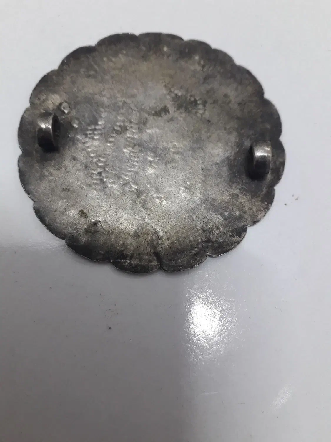 گل سینه بسیار قدیمی آنتیک نقره|کلکسیون اشیاء عتیقه|نکا, |دیوار