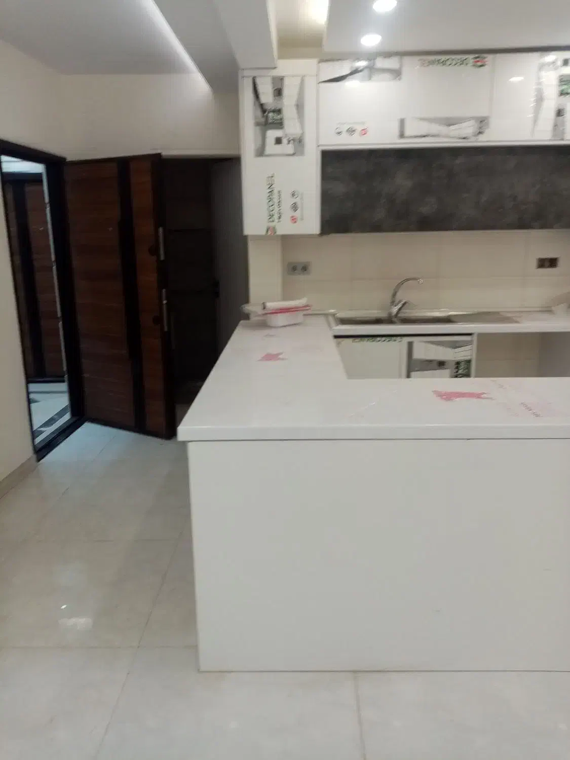 104 متر نوساز ستارخان توحید دو کله نورگیر خوب