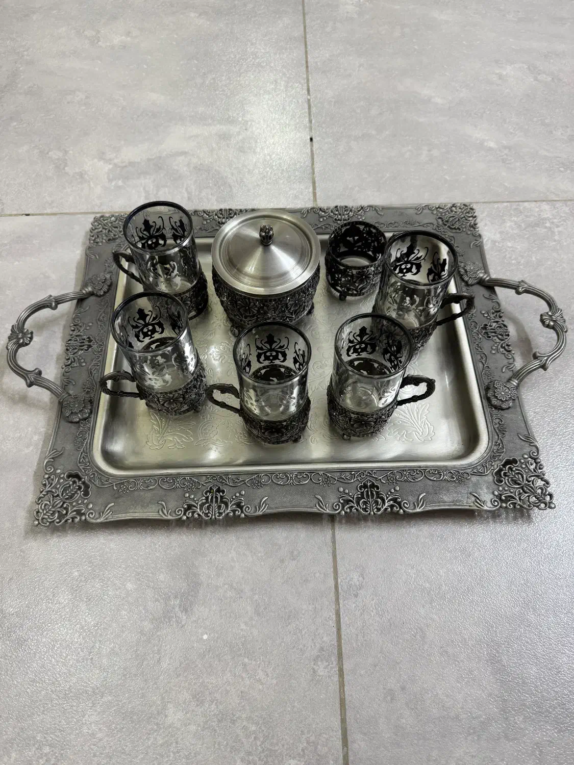 تعدادی ظروف بلور و کریستال پذیرایی|ظروف سرو و پذیرایی|اصفهان, مرداویج|دیوار