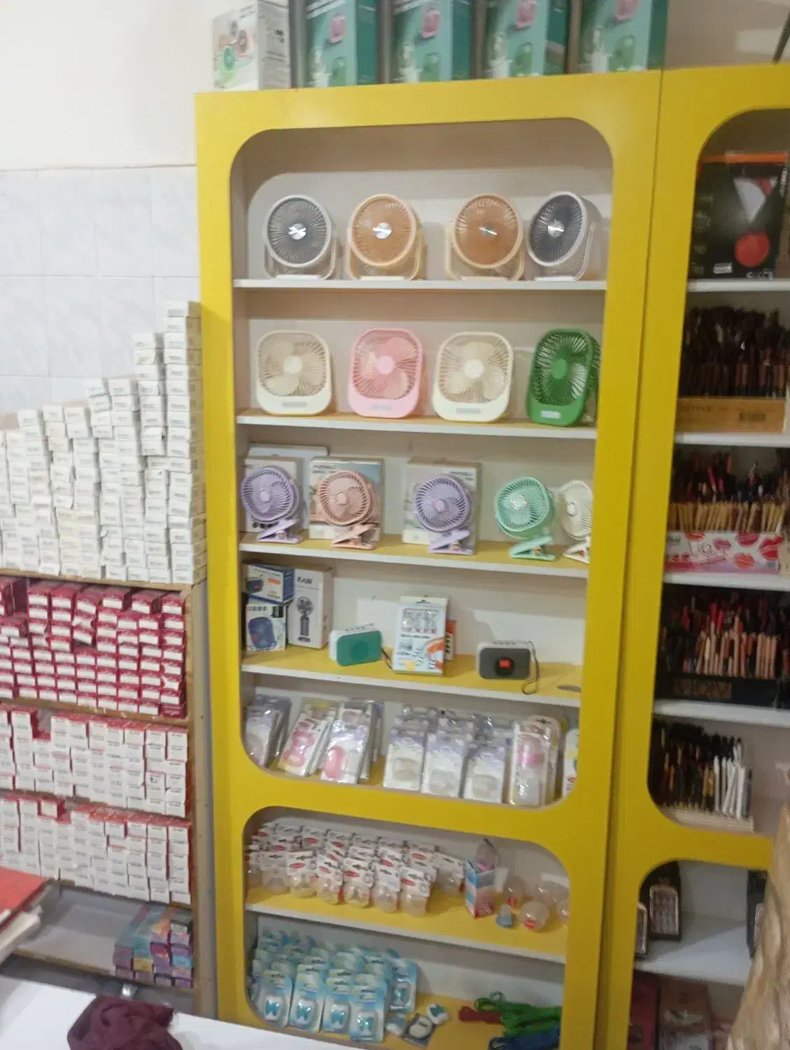 به یک فروشنده مجرب خانم نیازمنده هستم|استخدام بازاریابی و فروش|زابل, |دیوار