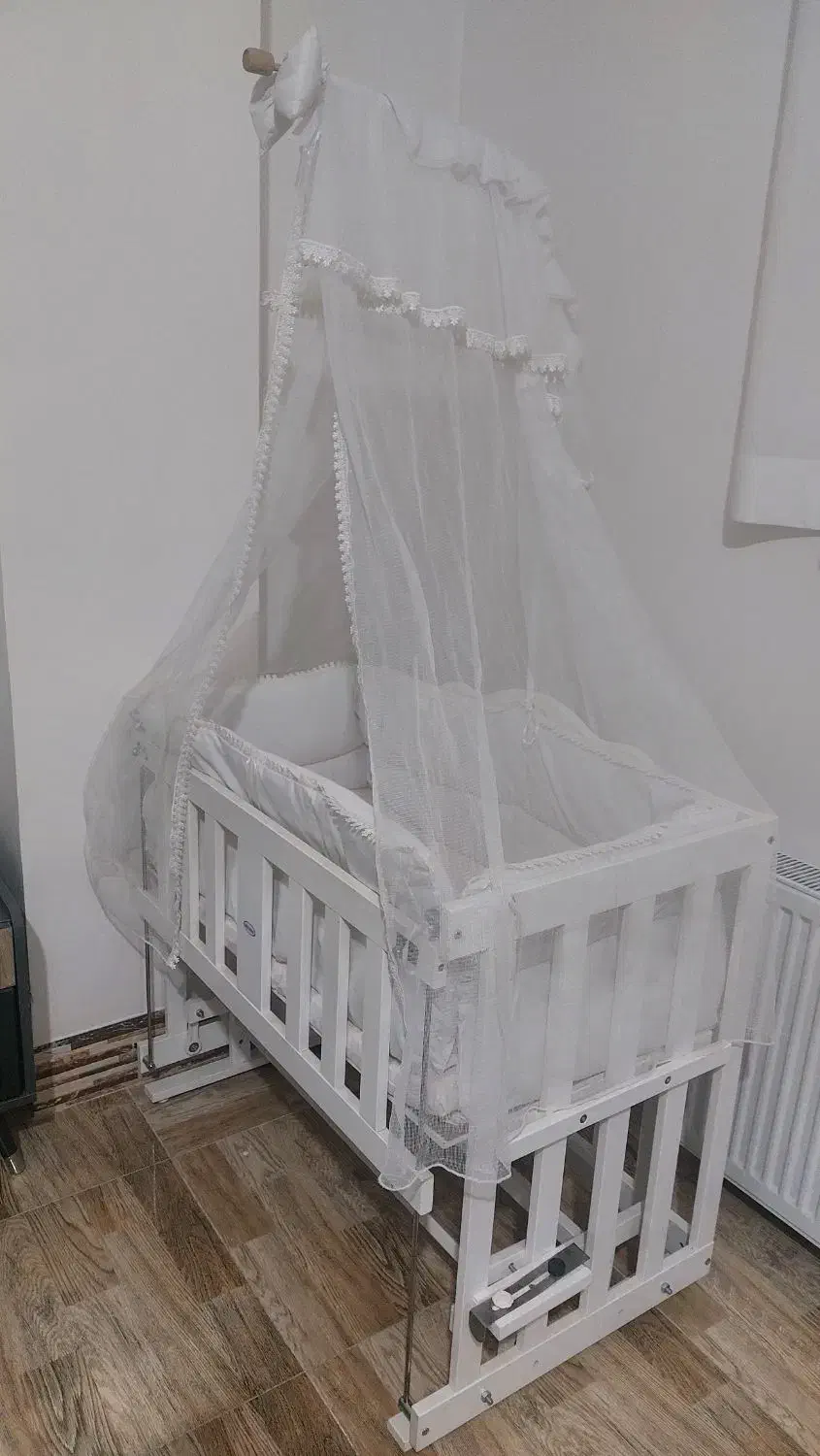 گهواره کودک|تخت و صندلی بچه|شهرضا, |دیوار