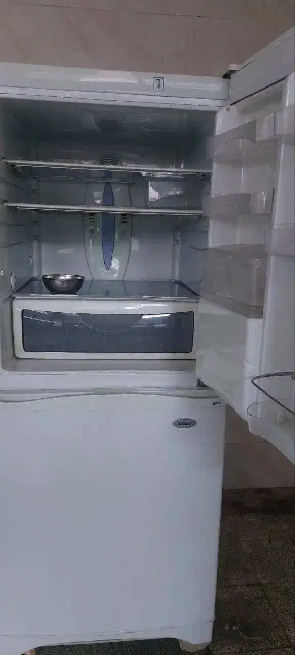 یخچال فریزر اسنوا بدون برفک .کاملا سالم|یخچال و فریزر|شاهین‌شهر, خانه کارگر|دیوار