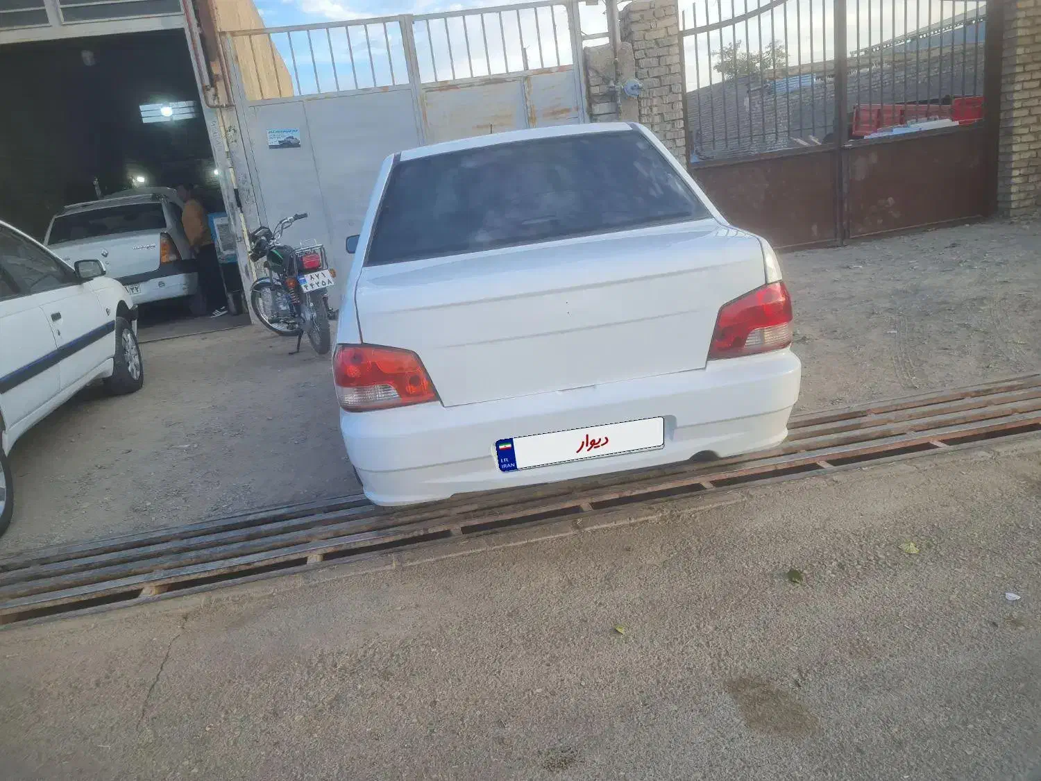 132سفید|خودرو سواری و وانت|نیشابور, مبارکه|دیوار