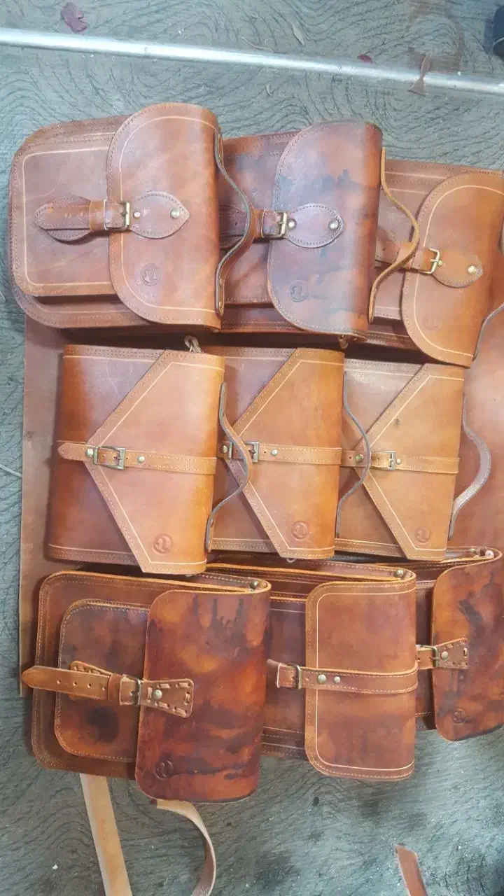 کیف پیاده روی چرم گاوی|کیف، کفش، کمربند|اصفهان, باغ زیار|دیوار