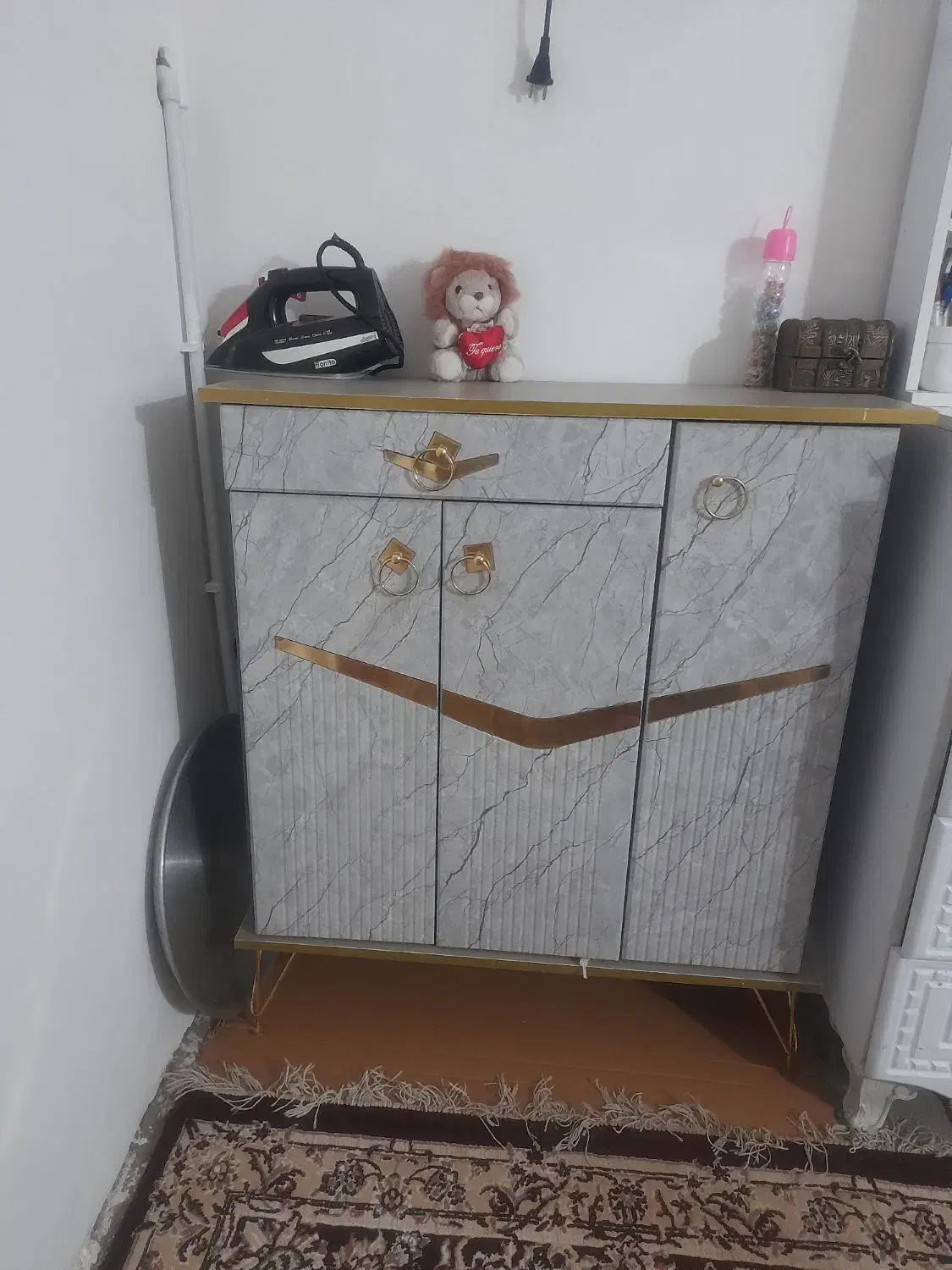 جاکفشی|جاکفشی، کمد، دراور|دامغان, |دیوار