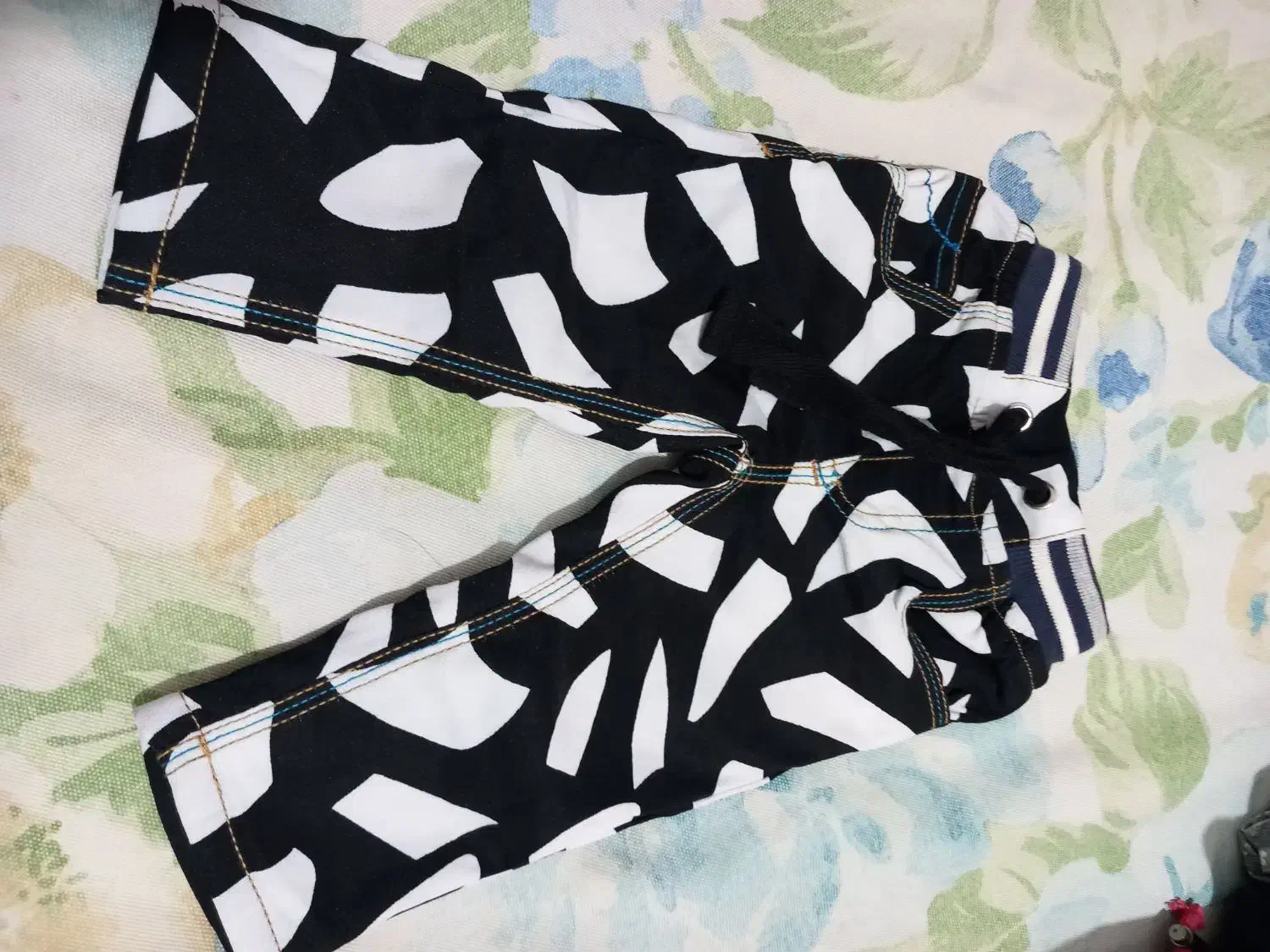 لباس بچه|کفش و لباس بچه|هشتگرد, شهرک ارم شرقی|دیوار