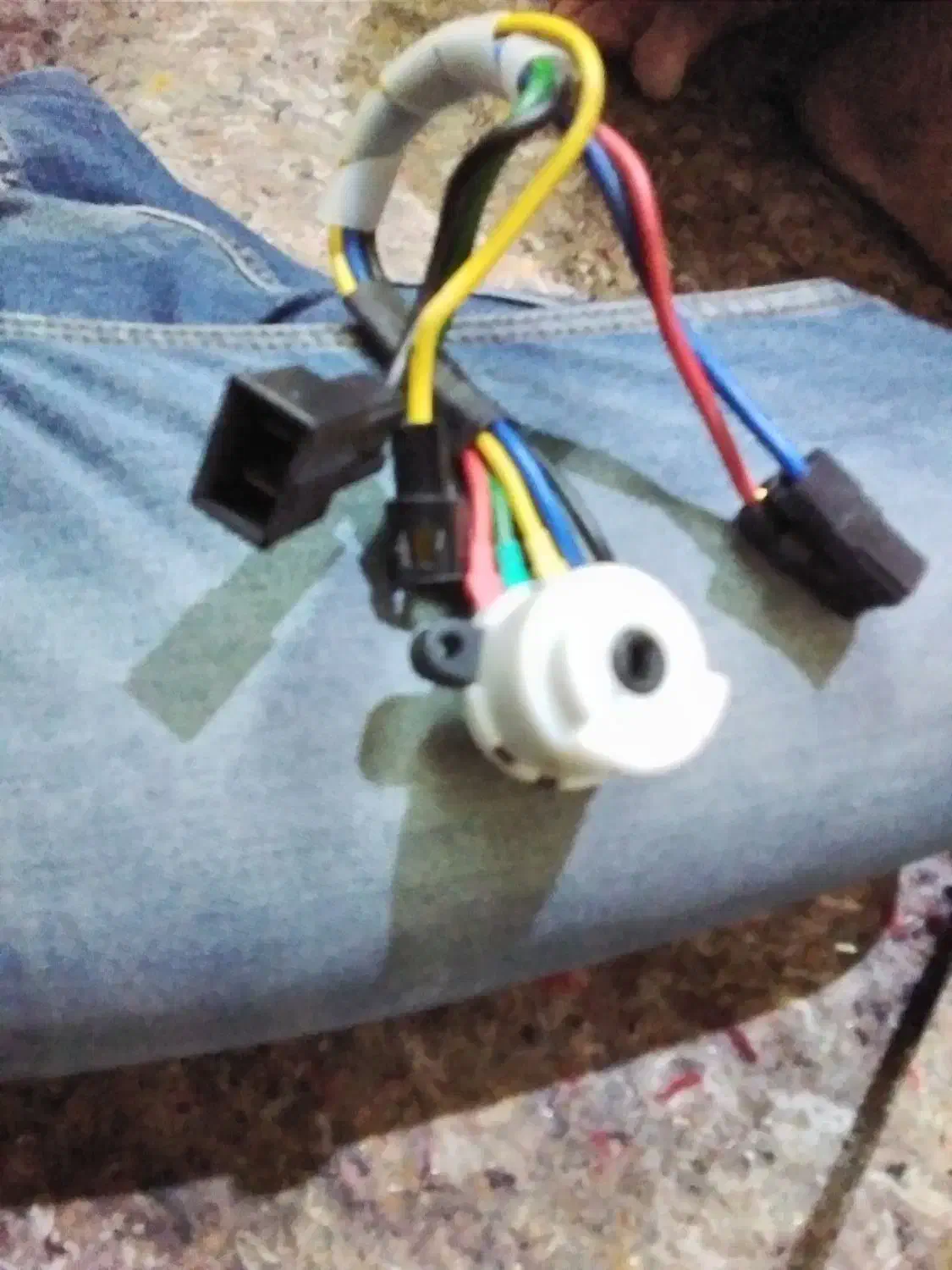 بوق. فندک. استپر. دسته موتور ویک عدد مغزی سوییج|قطعات یدکی و لوازم جانبی|قدس, شهرقدس|دیوار