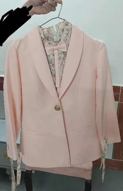 کت و شلوار زنانه|لباس|قم, حمام تالار|دیوار