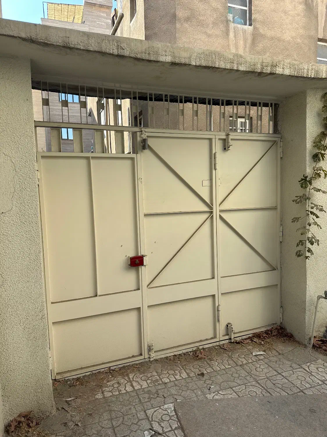 درب اهنی سه لنگه پارکینگی|مصالح و تجهیزات ساختمان|تهران, شارق|دیوار