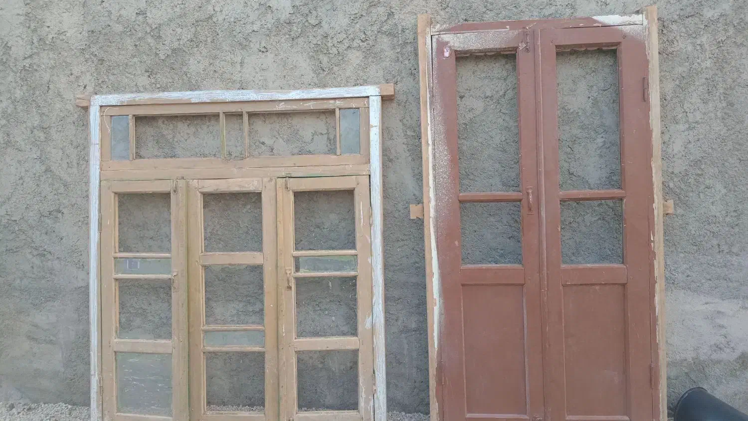 در وپنجره قدیمی چوبی|مصالح و تجهیزات ساختمان|کوار, |دیوار