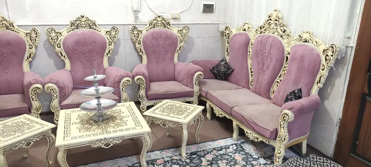 مبل سلطنتی 7نفره بسیار خوب تازه نشیمن هاش پر کردم|مبلمان خانگی و میز عسلی|قم, سید معصوم|دیوار