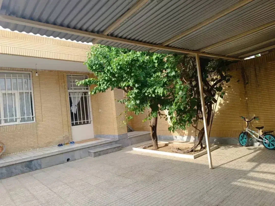 ویلایی ۲نبش فاز ۲ گلدیس ۳خواب موقعیت تجاری|فروش خانه و ویلا|شاهین‌شهر, شهرک گلدیس|دیوار