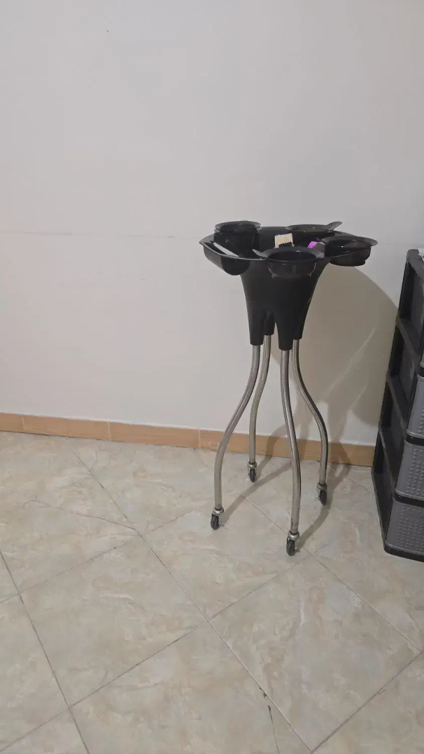 فروش لوازم ارایشگاهی زنانه|آرایشگاه و سالن‌های زیبایی|بروجرد, |دیوار