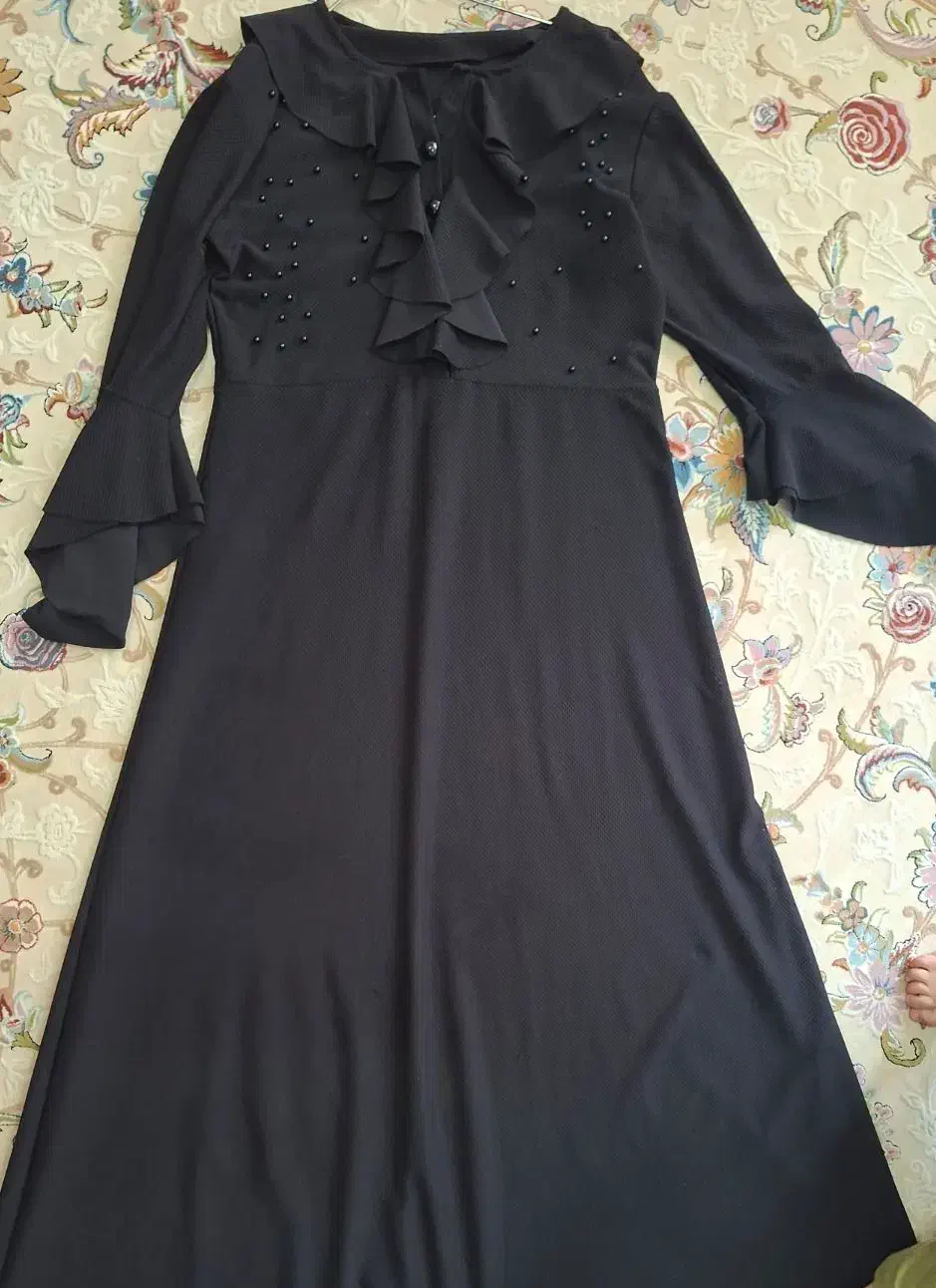 مانتو|لباس|پیر بکران, |دیوار