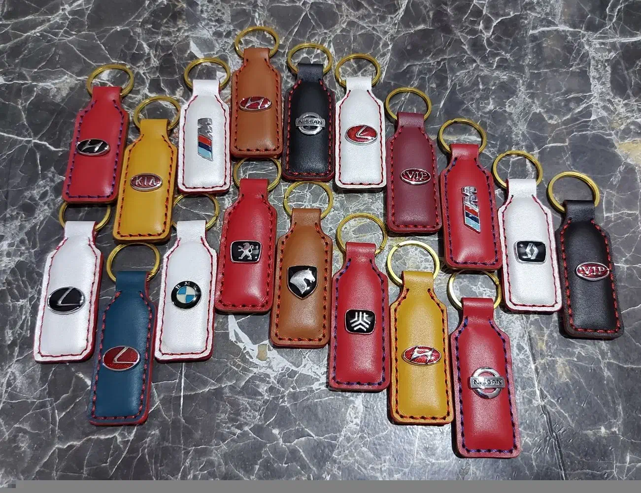 تولید و فروش تزینات و وسایل چرم طبیعی  و مصنوعی|کیف، کفش، کمربند|سیرجان, |دیوار