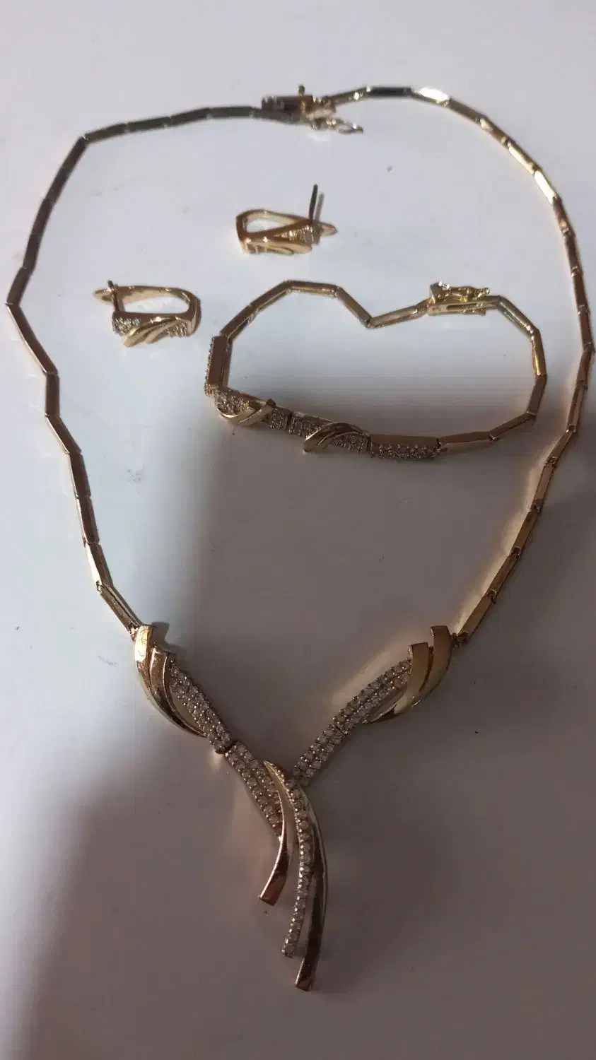 سرویس گردنبند|بدلیجات|رشت, منظریه|دیوار