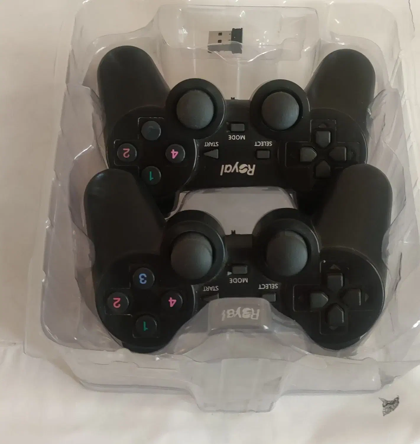 دسته بازی کامپیوتر دوعدد ویک عدد دانگل|کنسول، بازی ویدئویی و آنلاین|اصفهان, سرچشمه|دیوار