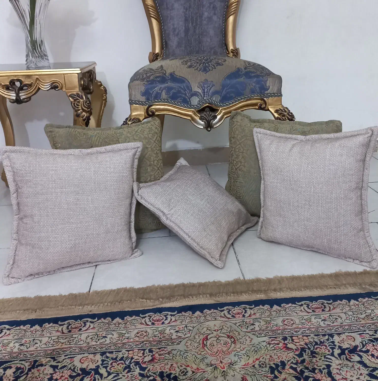 کوسن ساتن طلایی|حراج|تهران, جمالزاده|دیوار