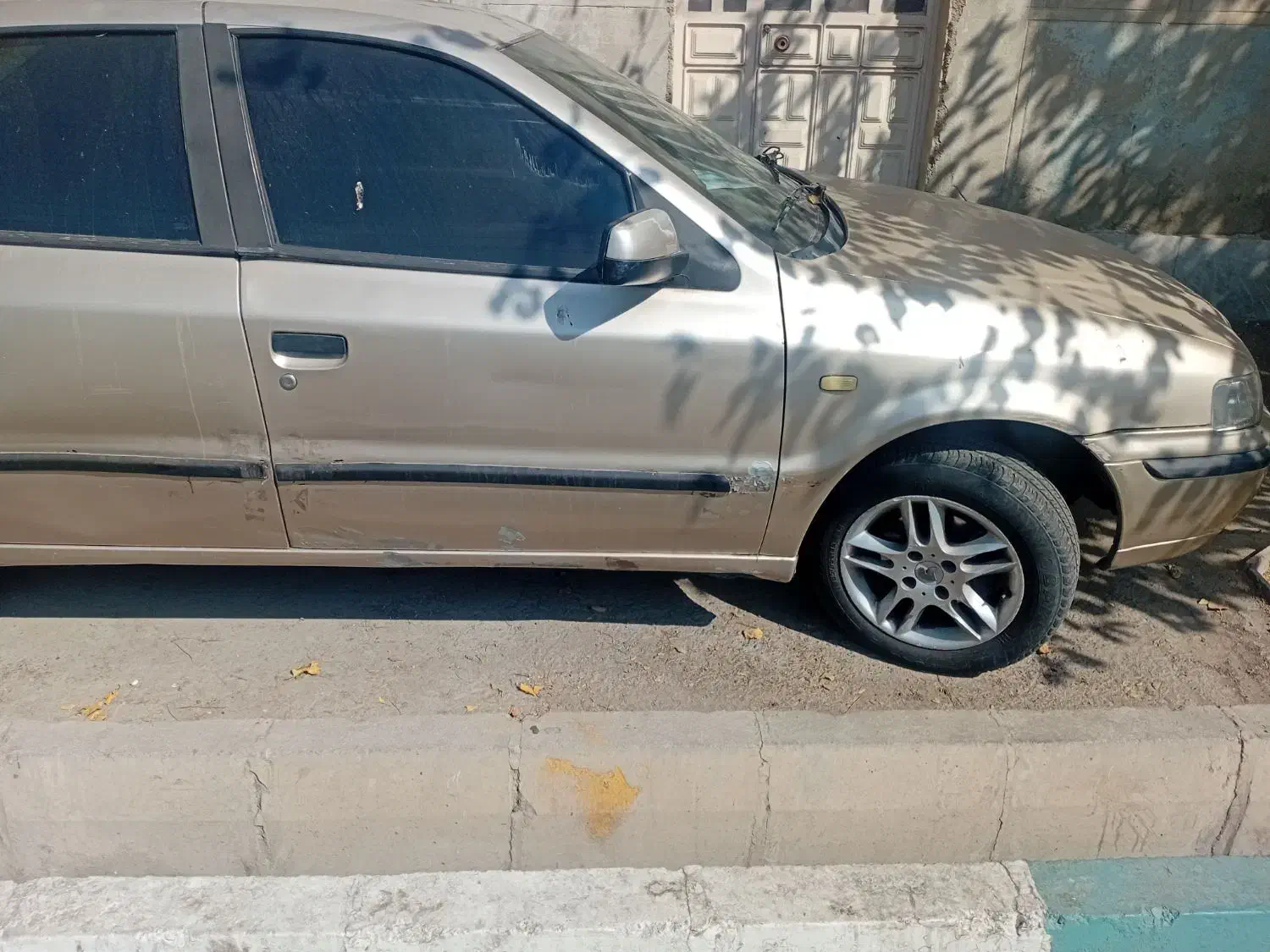 سمند مدل ۸۳ دورنگ سقف ستون بیرنگ موتور گیربکس سالم|خودرو سواری و وانت|ری, علایین|دیوار