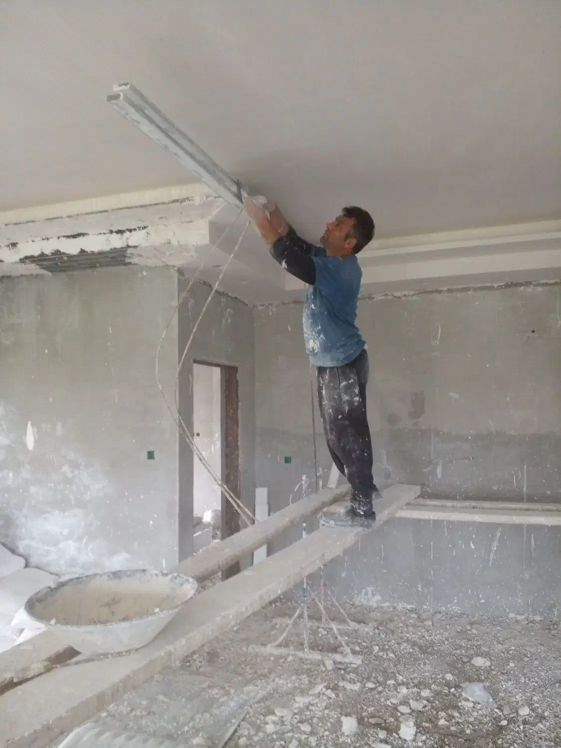 پیمانکاری ساختمان گچ کاری وپودر سیمان|خدمات پیشه و مهارت|آمل, |دیوار