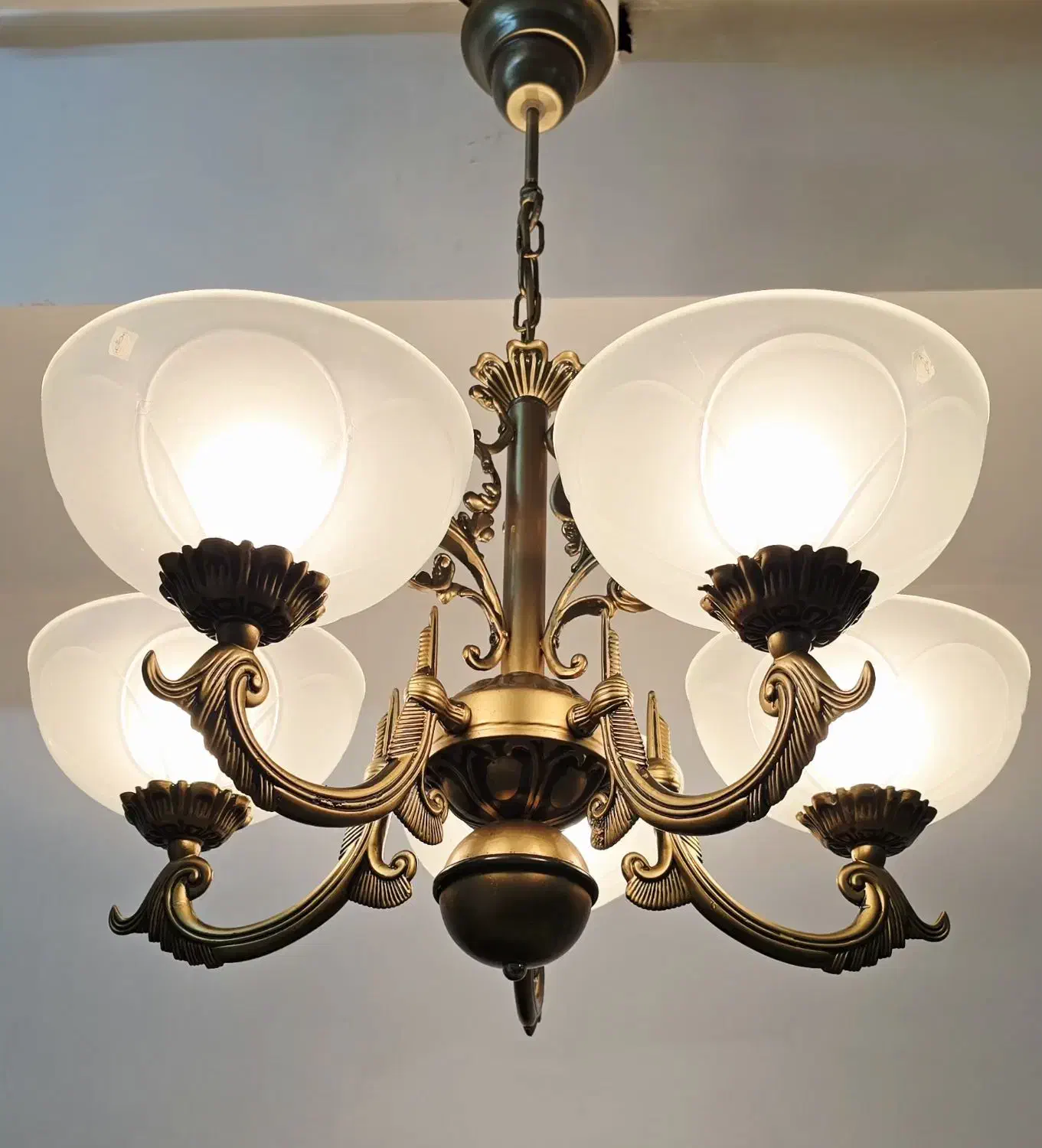 ۱۰جفت لوستر مجلل و‌ممتاز (هر۲ تصویرمربوط به ۱ جفت)|لوستر و چراغ آویز|تهران, اقدسیه|دیوار