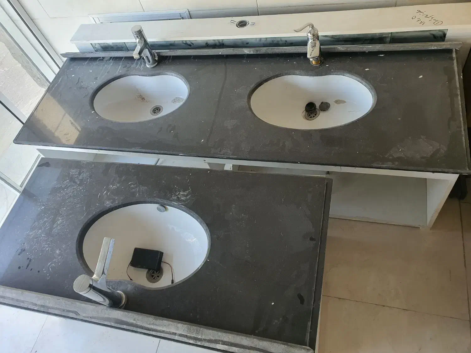 روشویی و توالت فرنگی|لوازم سرویس بهداشتی|یزد, |دیوار