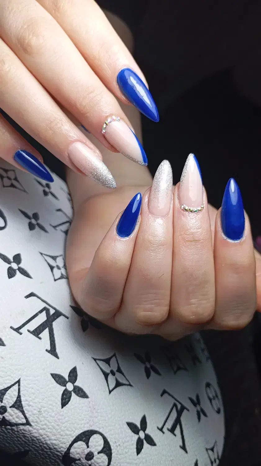 کاشت ناخن|خدمات آرایشگری و زیبایی|ارومیه, |دیوار