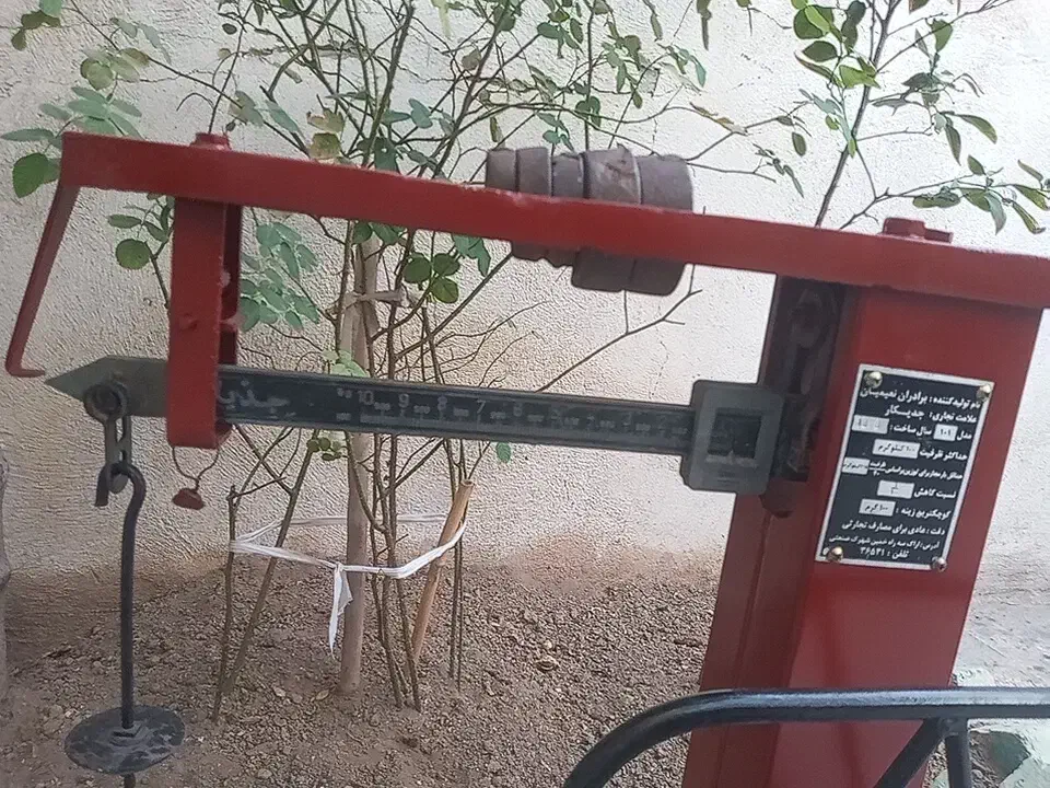 باسکول قدیمی|کلکسیون اشیاء عتیقه|قم, شاه ابراهیم|دیوار