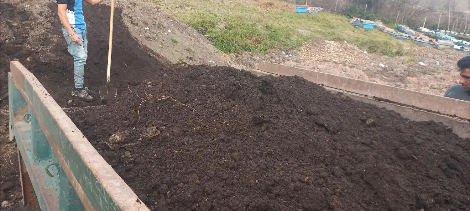 فروش خاک کمپوست اماده|خدمات باغبانی و درختکاری|فومن, |دیوار