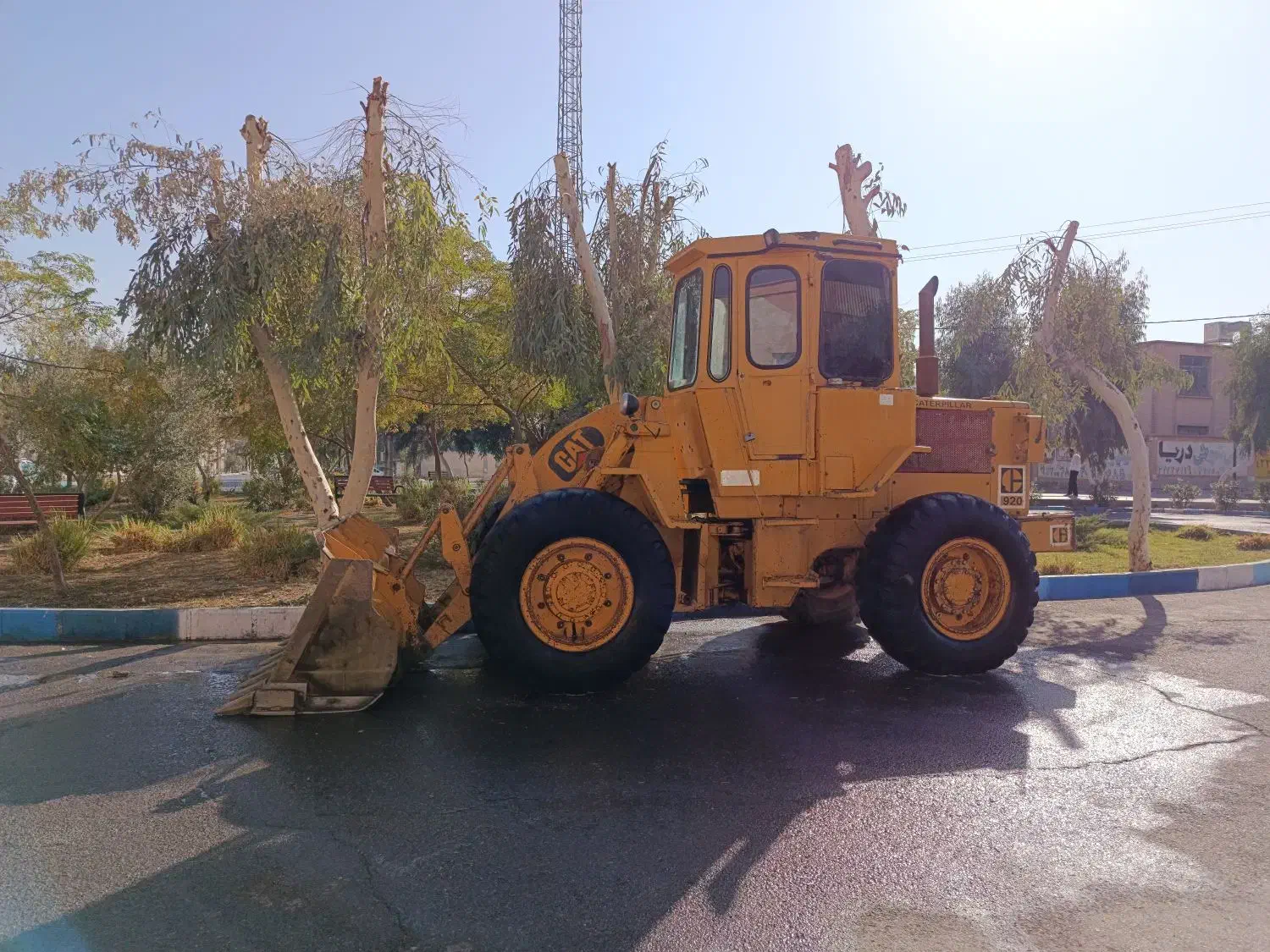 خاک برداری و خاک ریزی|ماشین‌آلات صنعتی|ساوه, |دیوار