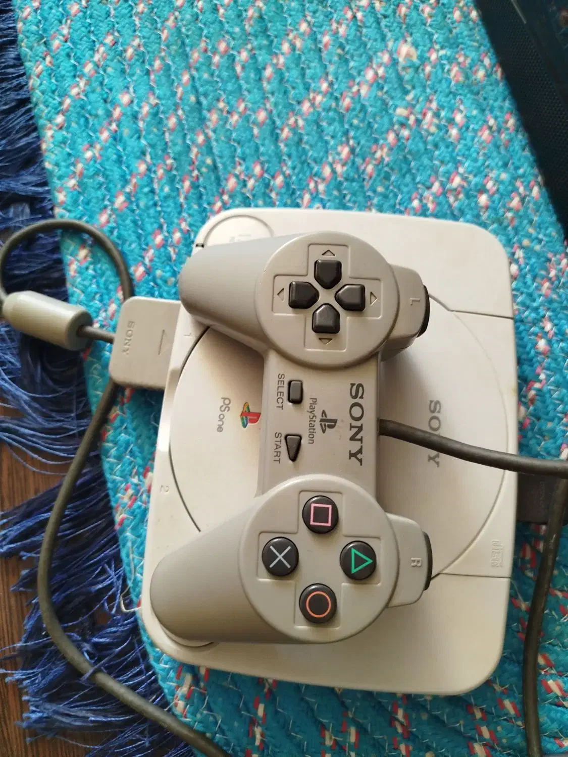 پلی‌استیشن|کنسول، بازی ویدئویی و آنلاین|لردگان, |دیوار