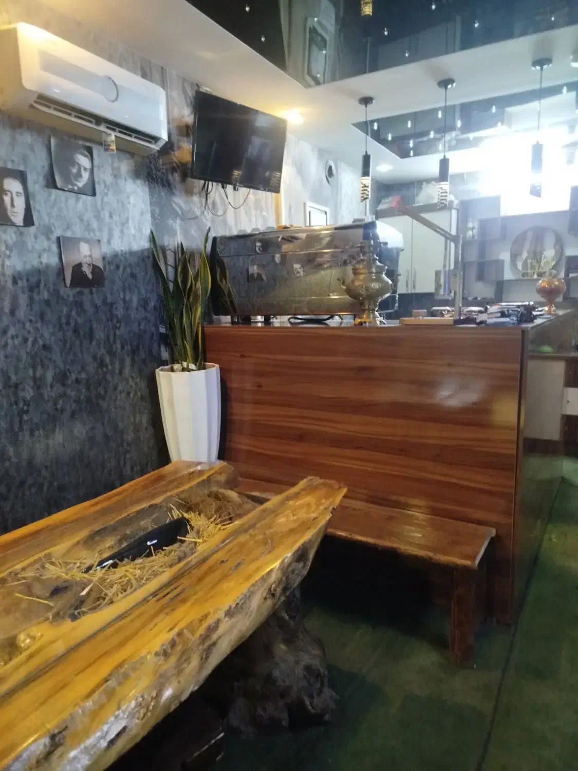 شاگرد کافی شاپ|استخدام خدمات فروشگاه و رستوران|تیران, |دیوار