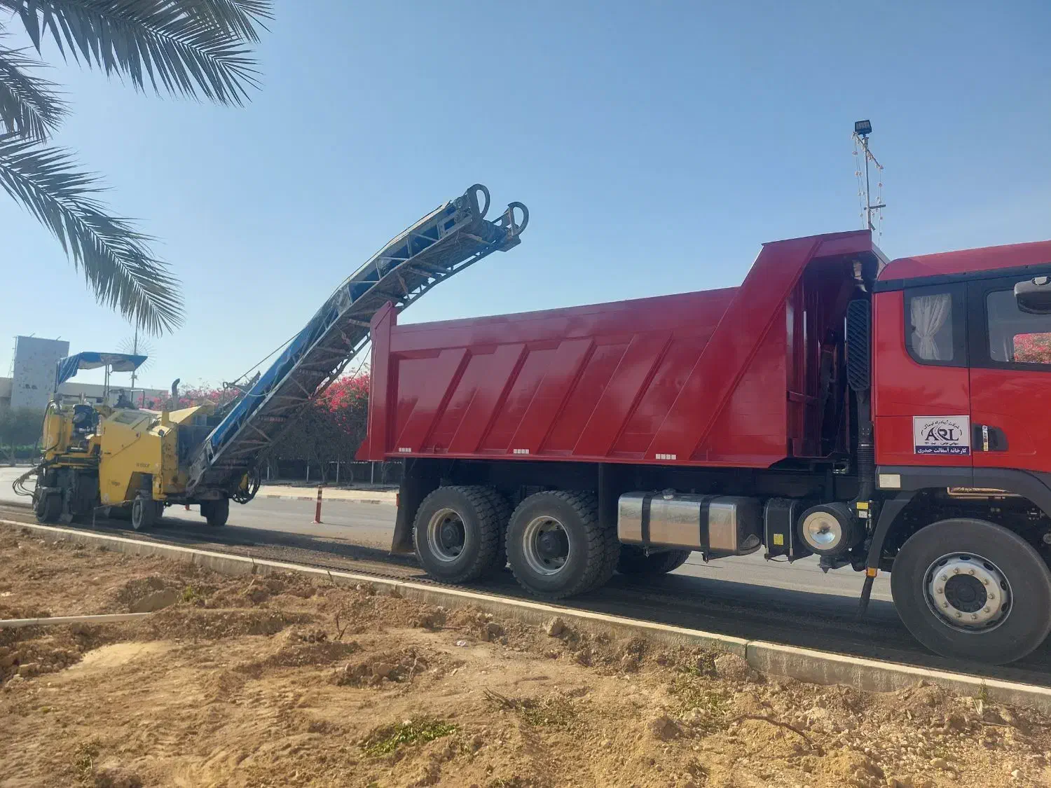 اپراتور آسفالت تراش w1000|استخدام صنعتی، فنی، مهندسی|جم, |دیوار