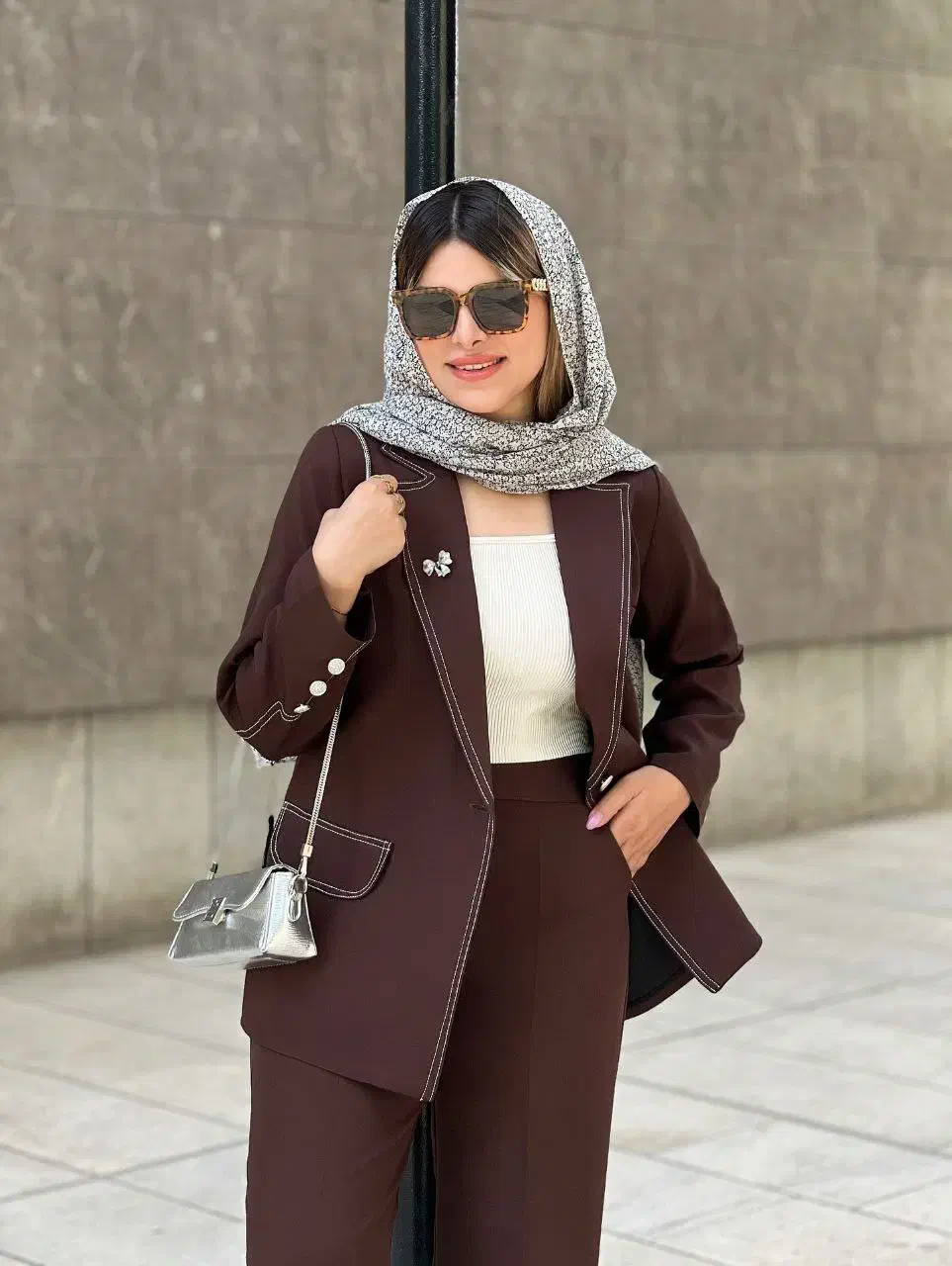 قرعه وام ۴۰۰ تومنی|لباس|میانه, |دیوار