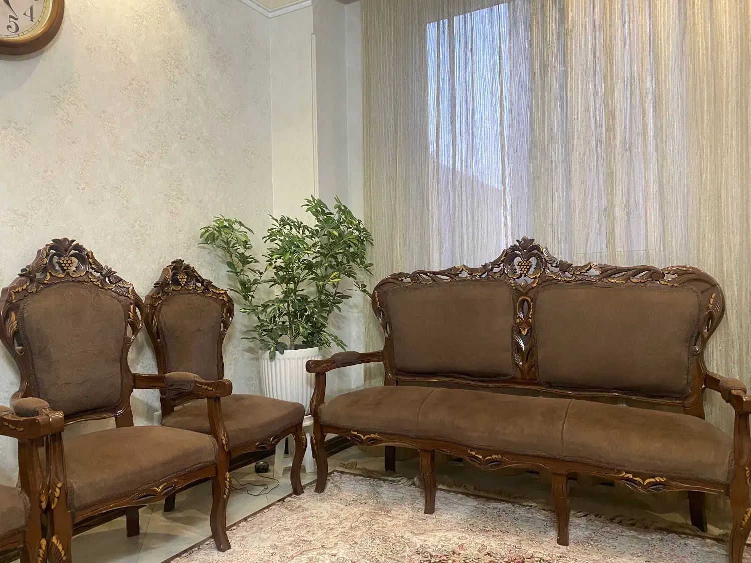 فروش مبل سلطنتی چوب گردو دسته دوم|مبلمان خانگی و میز عسلی|تهران, کرمان|دیوار