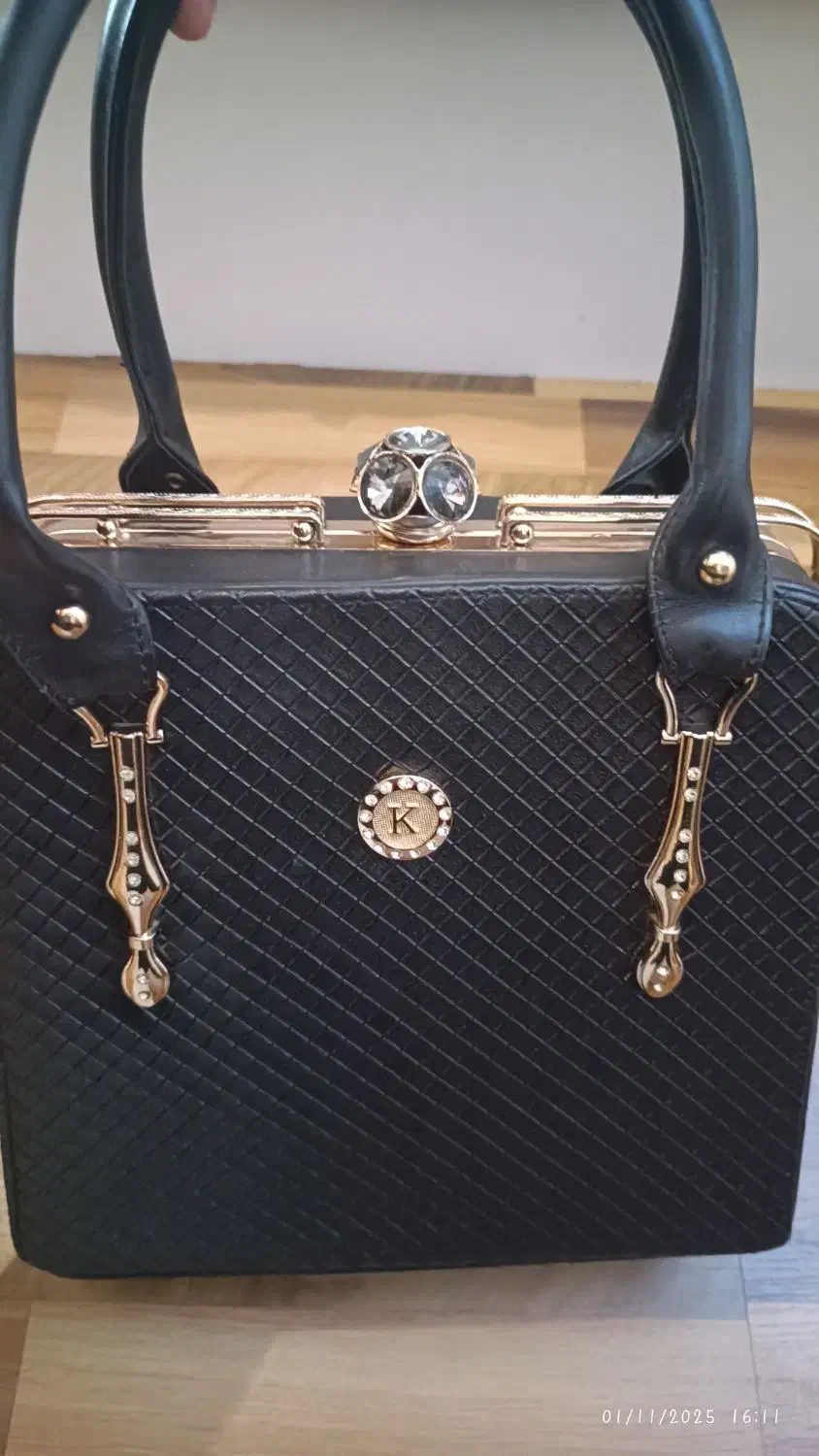 کیف مجلسی|کیف، کفش، کمربند|تبریز, |دیوار