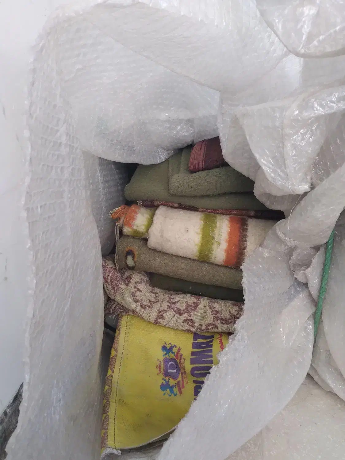 پتو|رختخواب، بالش، پتو|مشهد, کوی پلیس|دیوار