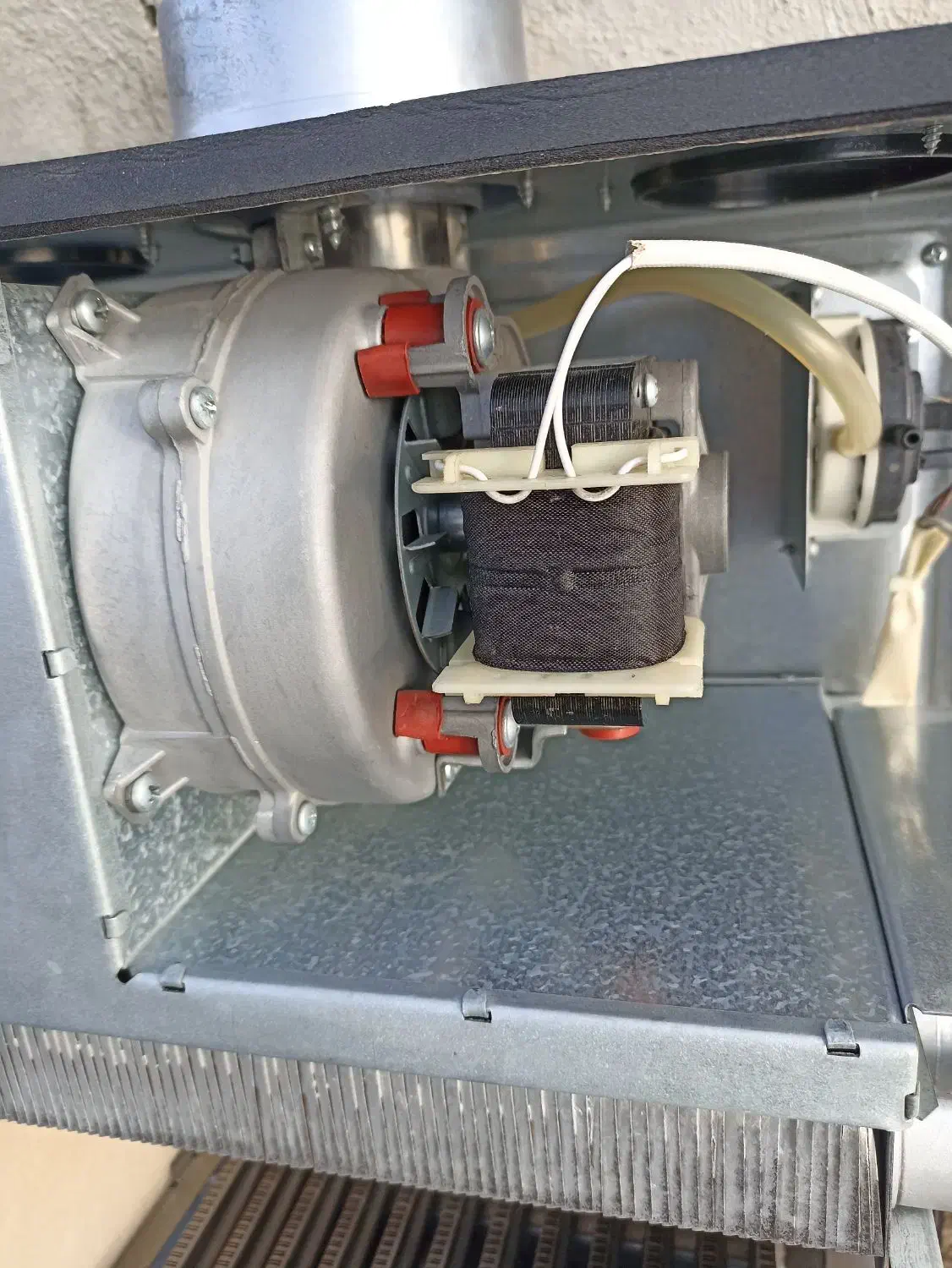 پکیج دیواری ایران رادیاتور 24000 دومبدل|آبگرمکن، پکیج، شوفاژ|تهران, ارجمندی راد|دیوار