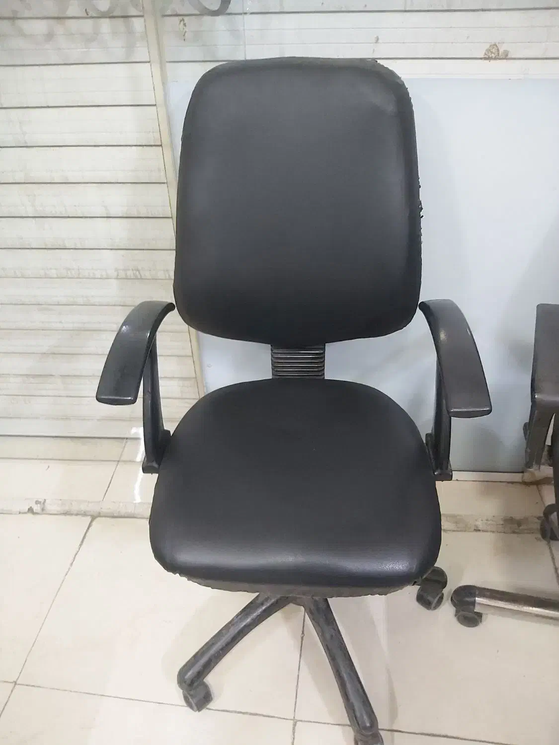 میز اداری و تحریر و صندلی مدیریتی|مبلمان اداری|اراک, |دیوار