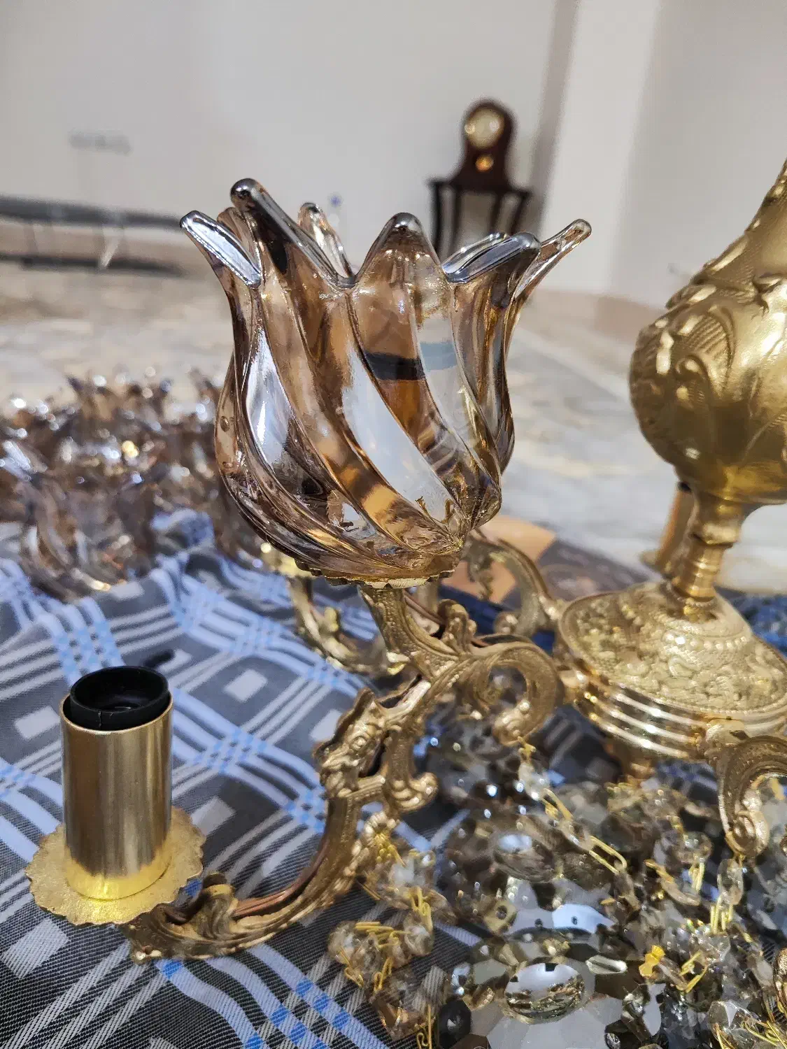 لاله لوستر|لوستر و چراغ آویز|دماوند, دماوند|دیوار