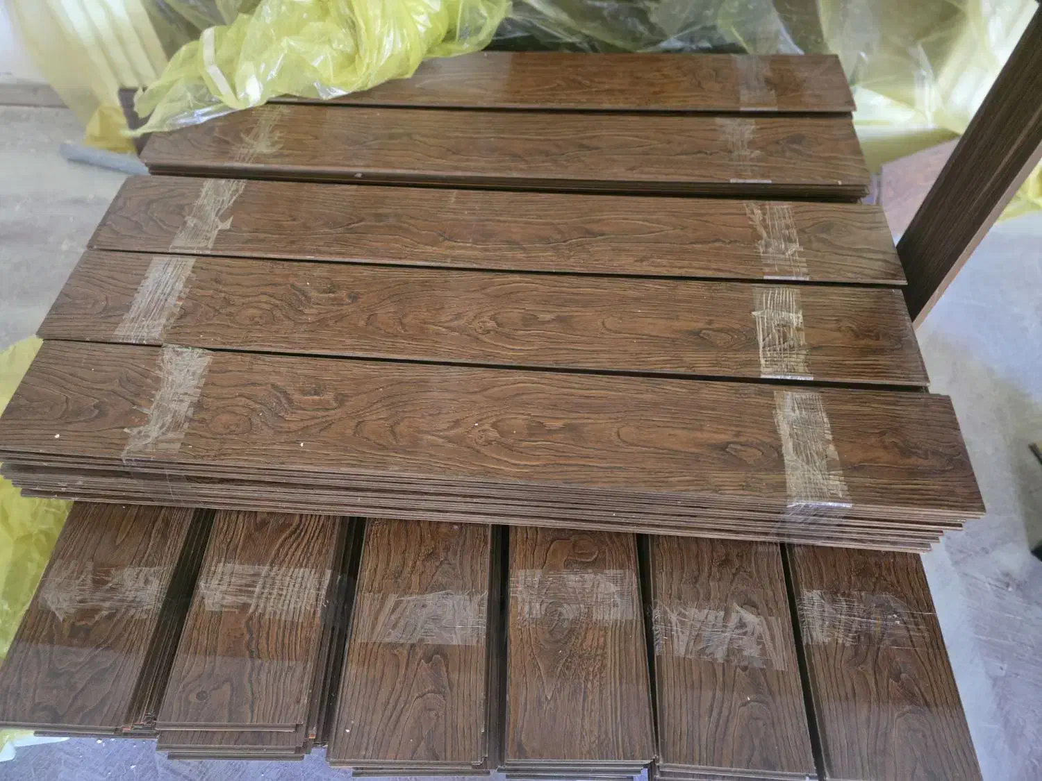 پارکت ۱۲ میل فوم دار برند باراباس آلمان|مصالح و تجهیزات ساختمان|بانه, |دیوار