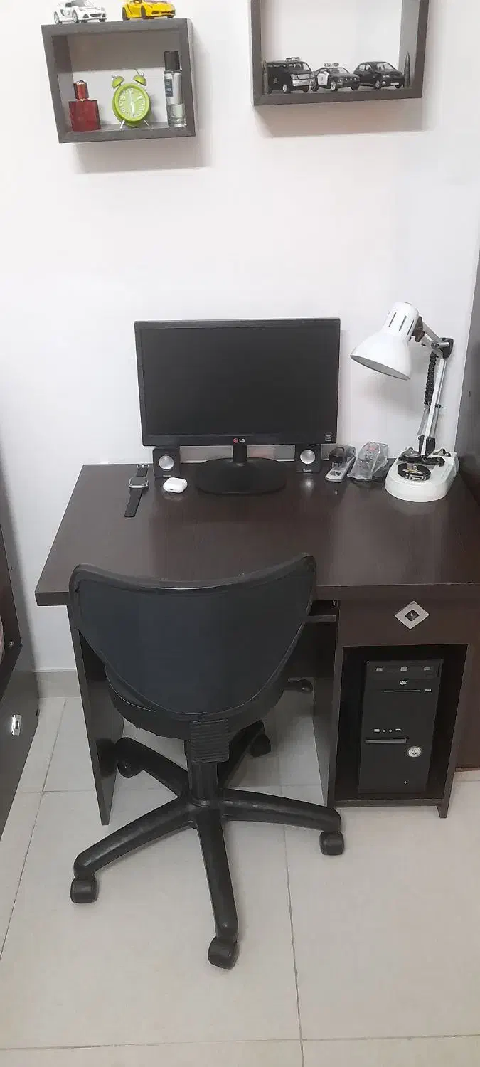 کامپیوتر و میز کامپیوتر صندلی کامپیوتر|رایانه رومیزی|گرگان, |دیوار