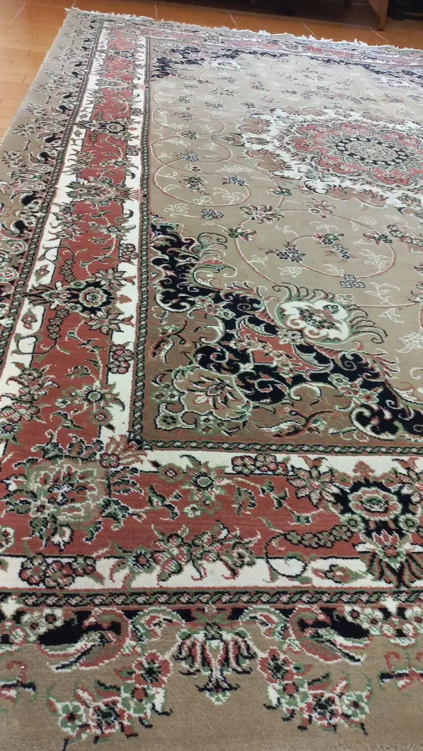 فرش ۶ متری کاملا سالم|فرش|رشت, نخودچر|دیوار